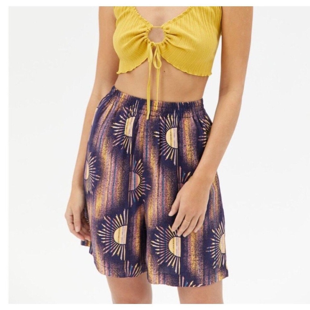 Urban Outfitters Sun Celestial High Rise Mom